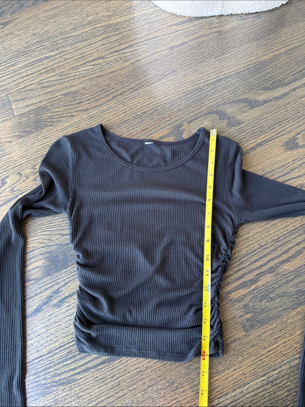 Alo Yoga Gather Long Sleeve Ribbed Sleeve Top Black Size Small EUC - Picture 11 of 11